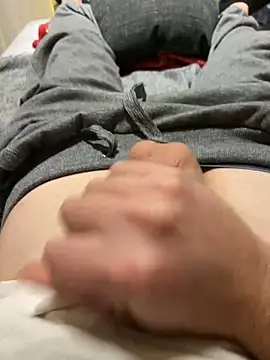 Snapshot of vtomim chatting on 12.17.24 vtomim online show from 12.17.24