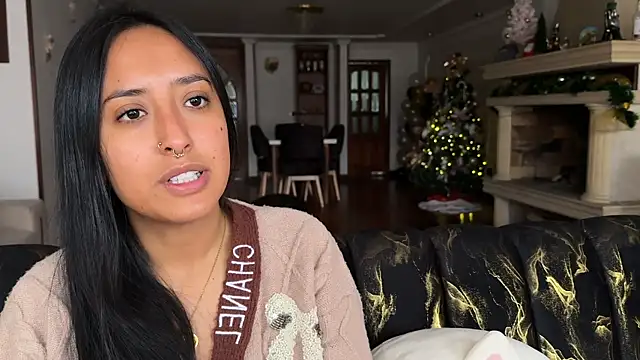 Snapshot of 2SummerLove1 chatting on 12.13.25 2SummerLove1 online show from 12.13.25