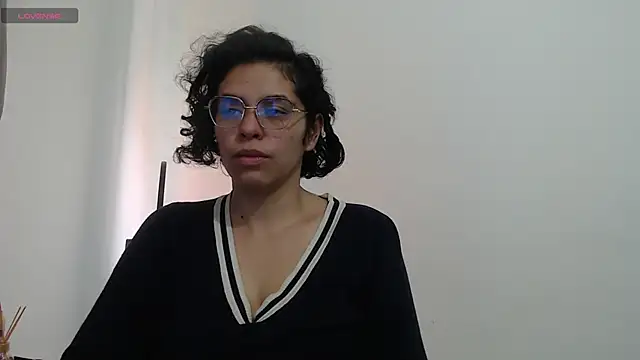 Snapshot of Anne_purple chatting on 12.12.24 Anne purple online show from 12.12.24