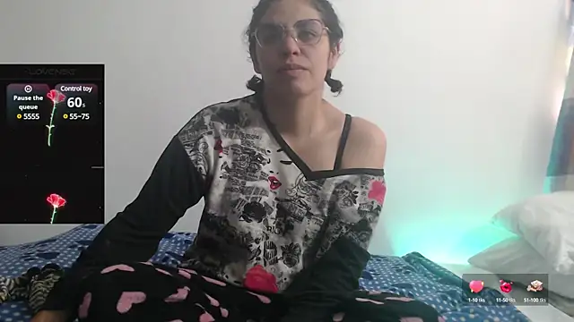 Snapshot of Anne_purple chatting on 01.23.25 Anne purple online show from 01.23.25