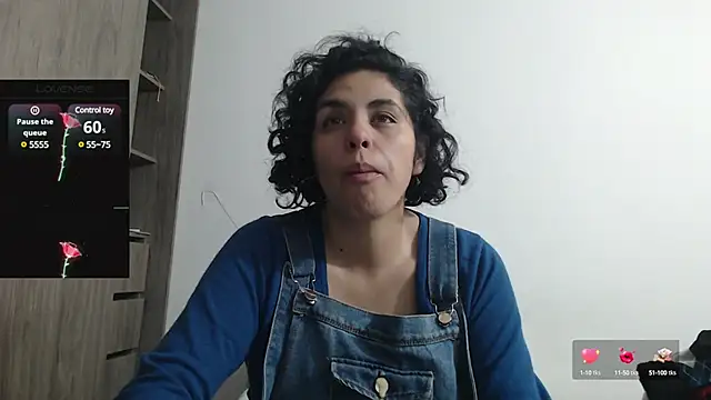 Snapshot of Anne_purple chatting on 03.05.25 Anne purple online show from 03.05.25