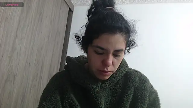 Snapshot of Anne_purple chatting on 03.10.25 Anne purple online show from 03.10.25