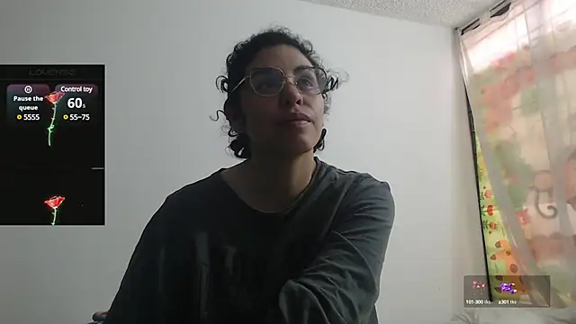 Snapshot of Anne_purple chatting on 03.12.25 Anne purple online show from 03.12.25