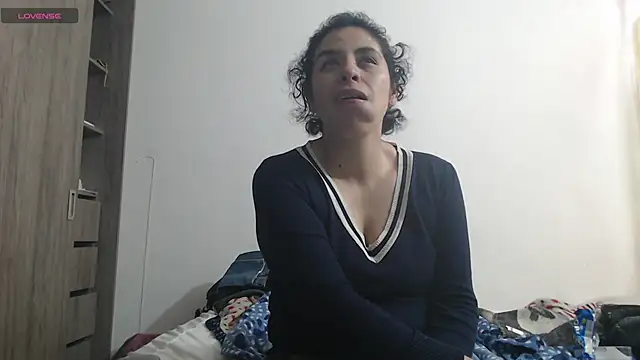 Snapshot of Anne_purple chatting on 03.18.25 Anne purple online show from 03.18.25