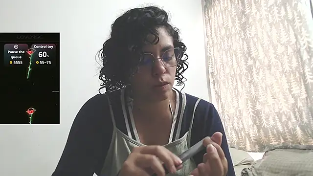 Snapshot of Anne_purple chatting on 09.15.25 Anne purple online show from 09.15.25