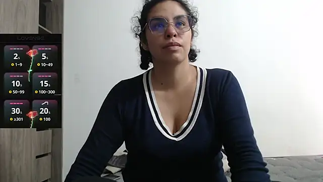 Snapshot of Anne_purple chatting on 09.17.25 Anne purple online show from 09.17.25