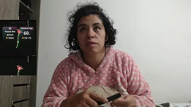 Snapshot of Anne_purple chatting on 09.22.25 Anne purple online show from 09.22.25