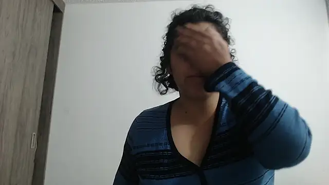 Snapshot of Anne_purple chatting on 09.23.25 Anne purple online show from 09.23.25