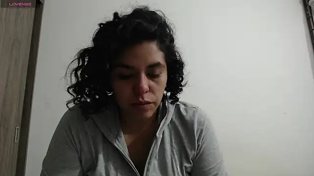 Snapshot of Anne_purple chatting on 10.03.25 Anne purple online show from 10.03.25