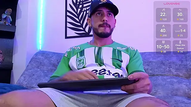 Snapshot of Bruno_Mattos chatting on 12.17.25 Bruno Mattos online show from 12.17.25