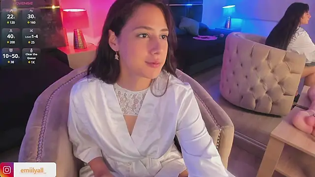 Snapshot of EmilyAllen_ chatting on 03.02.25 EmilyAllen online show from 03.02.25