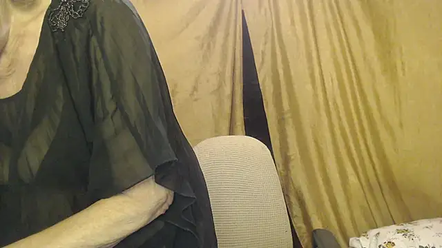 Snapshot of _Estelitta_5 chatting on 02.04.26 Estelitta 5 online show from 02.04.26