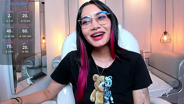 AzuraKindong online show from 02.14.25