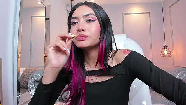 AzuraKindong online show from 03.15.25