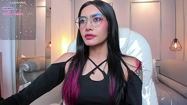 AzuraKindong online show from 10.22.25