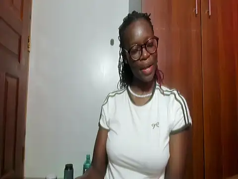 Snapshot of afro_pop chatting on 12.30.24 afro pop online show from 12.30.24