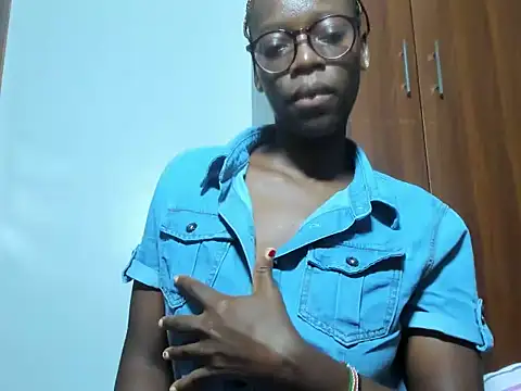 Snapshot of afro_pop chatting on 02.15.25 afro pop online show from 02.15.25