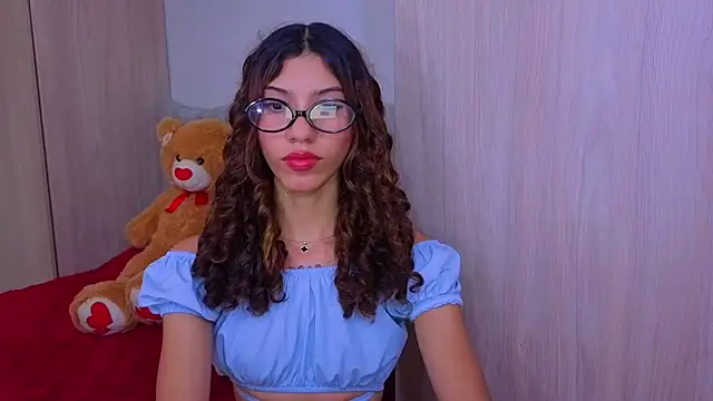 Snapshot of atenea_jones chatting on 05.25.26 atenea jones online show from 05.25.26