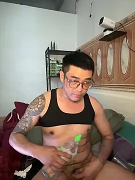 Snapshot of Asianhif chatting on 11.27.25 Asianhif online show from 11.27.25