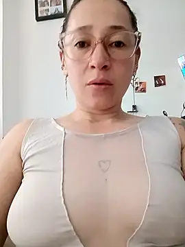 Snapshot of emilypoppy3 chatting on 05.07.26 emilypoppy3 online show from 05.07.26