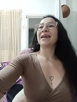 Snapshot of emilypoppy3 chatting on 05.26.26 emilypoppy3 online show from 05.26.26