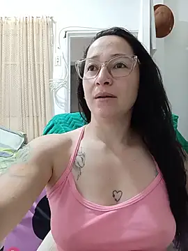 Snapshot of emilypoppy3 chatting on 05.29.26 emilypoppy3 online show from 05.29.26