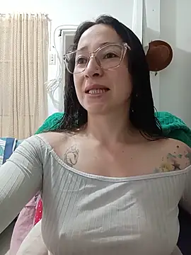 Snapshot of emilypoppy3 chatting on 06.05.26 emilypoppy3 online show from 06.05.26