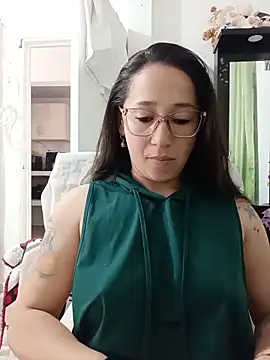 Snapshot of emilypoppy3 chatting on 06.19.26 emilypoppy3 online show from 06.19.26