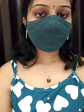 Snapshot of Angleannie chatting on 04.05.26 Angleannie online show from 04.05.26