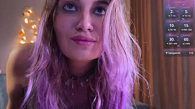 Snapshot of Femdom_Lola chatting on 01.04.25 Femdom Lola online show from 01.04.25