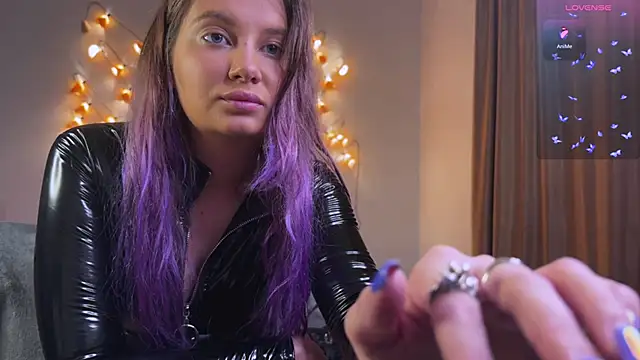 Snapshot of Femdom_Lola chatting on 01.25.25 Femdom Lola online show from 01.25.25