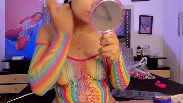 Snapshot of CandyRoxx1_ chatting on 12.29.24 CandyRoxx1 online show from 12.29.24