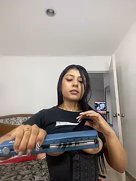 Snapshot of CandyRoxx1_ chatting on 01.19.25 CandyRoxx1 online show from 01.19.25