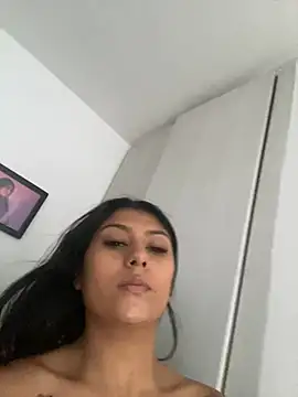 Snapshot of CandyRoxx1_ chatting on 02.08.25 CandyRoxx1 online show from 02.08.25