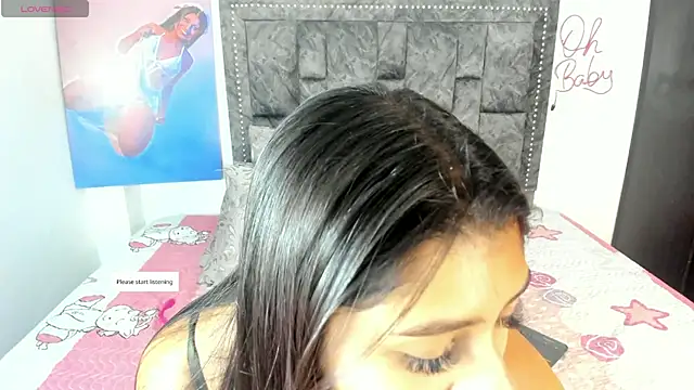 Snapshot of CandyRoxx1_ chatting on 12.20.25 CandyRoxx1 online show from 12.20.25