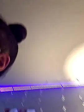 samone9 online show from 02.23.25