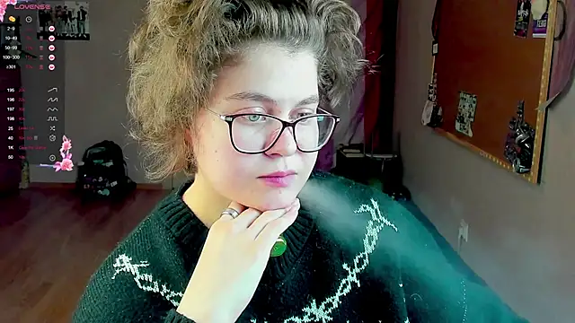 Snapshot of Sashy_Way chatting on 12.14.24 Sashy Way online show from 12.14.24