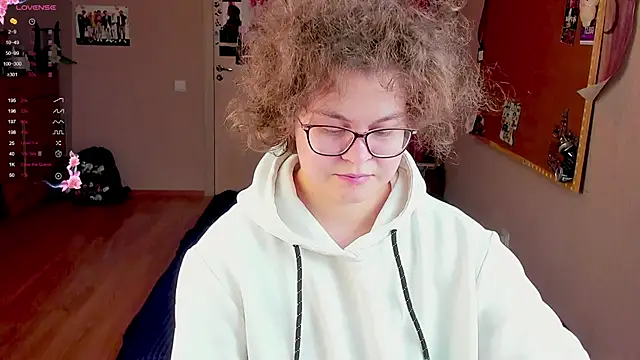 Snapshot of Sashy_Way chatting on 12.18.24 Sashy Way online show from 12.18.24