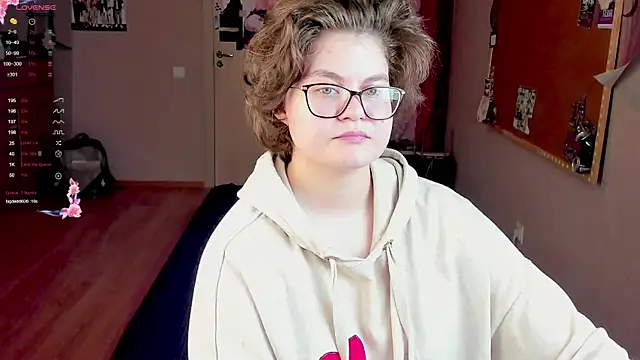 Snapshot of Sashy_Way chatting on 01.05.25 Sashy Way online show from 01.05.25