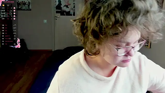 Snapshot of Sashy_Way chatting on 03.08.25 Sashy Way online show from 03.08.25