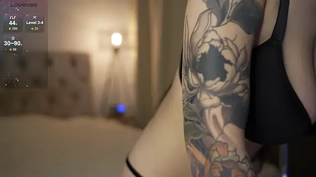 LindaWarners online show from 10.26.25