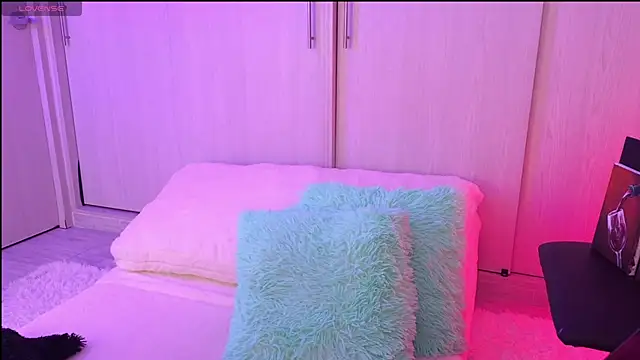 Yues050600 online show from 02.18.25