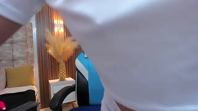 ada mclaine online show from 02.01.26