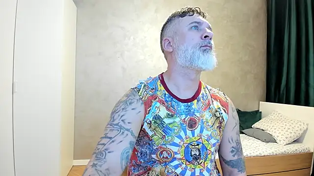 Snapshot of BlowMyXXL chatting on 01.08.25 BlowMyXXL online show from 01.08.25