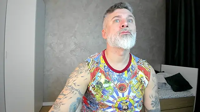 Snapshot of BlowMyXXL chatting on 01.09.25 BlowMyXXL online show from 01.09.25