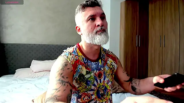 Snapshot of BlowMyXXL chatting on 02.19.25 BlowMyXXL online show from 02.19.25