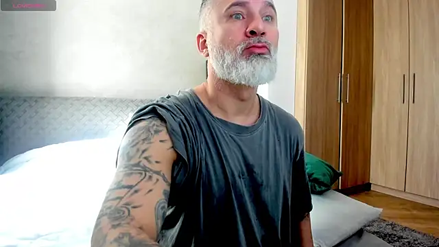 Snapshot of BlowMyXXL chatting on 03.05.25 BlowMyXXL online show from 03.05.25