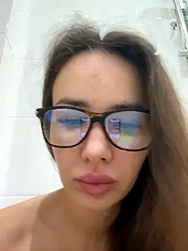 TeenieM online show from 10.10.25