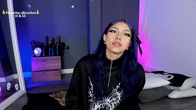 Raven Witch  online show from 05.17.26