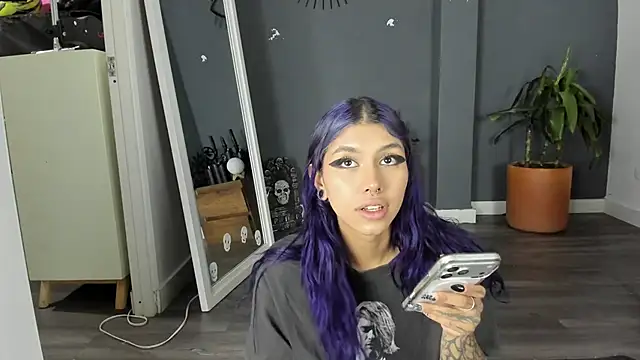 Raven Witch  online show from 06.10.26